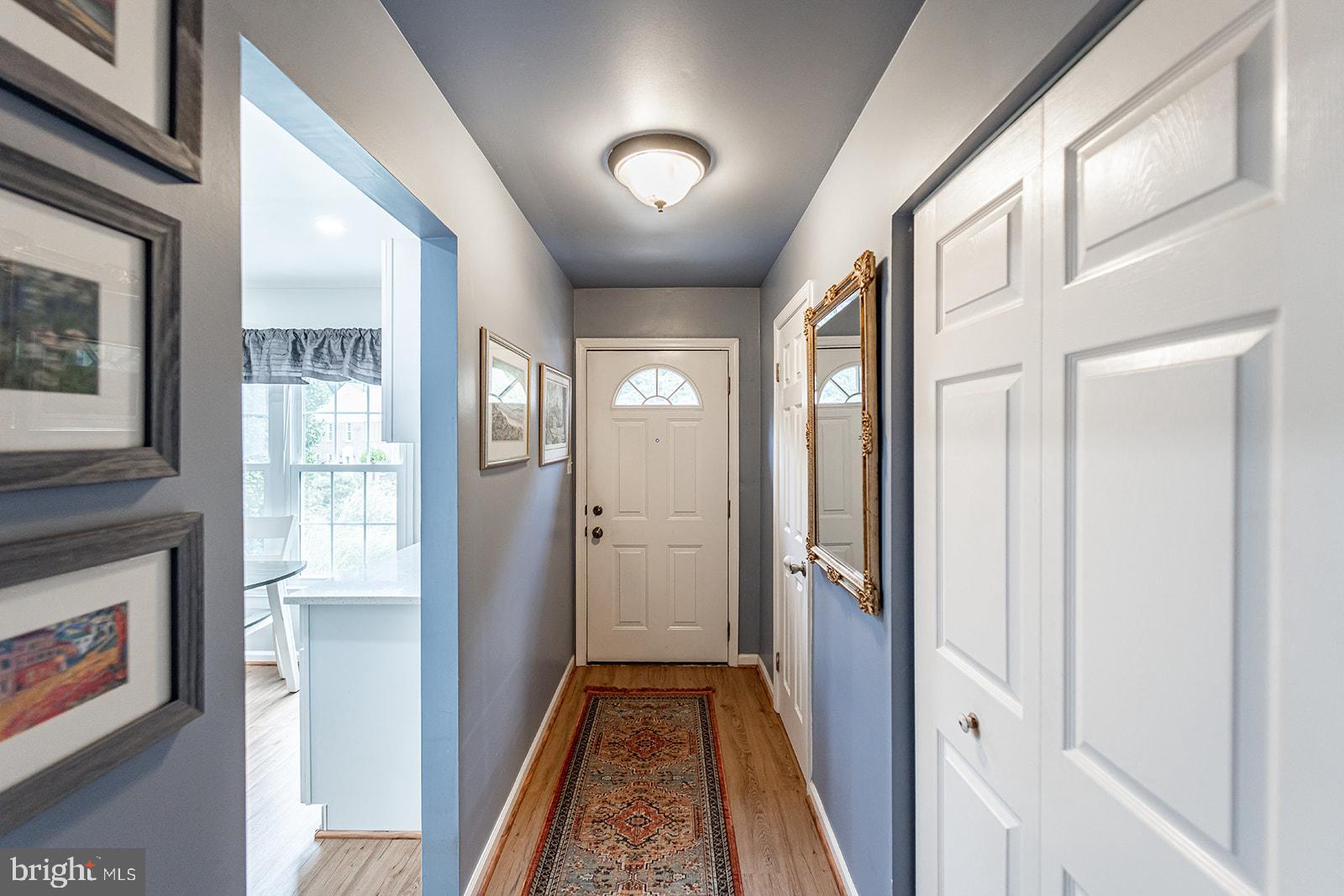 2410 Alsop Court Reston, VA 20191 - Photo 4 of 23 Front entryway