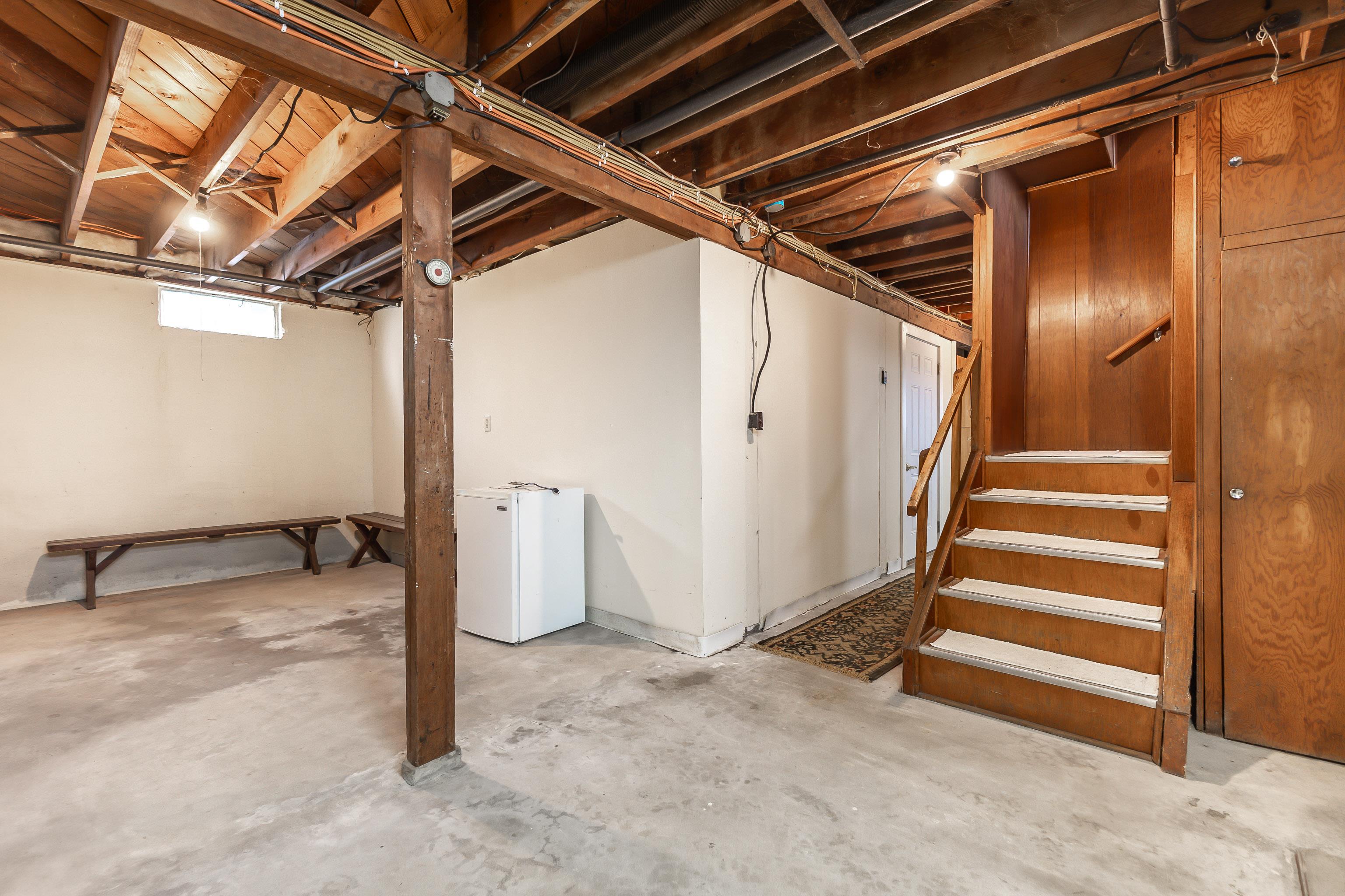 319 East Catlin Street Elizabeth, IL 61028 - Photo 17 of 26 a view of an empty room