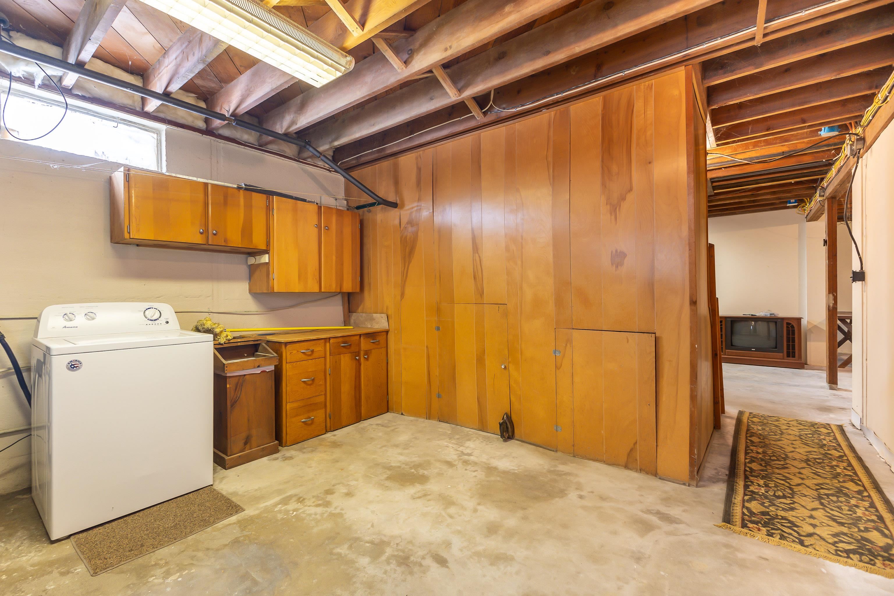 319 East Catlin Street Elizabeth, IL 61028 - Photo 19 of 26 a view of utility room