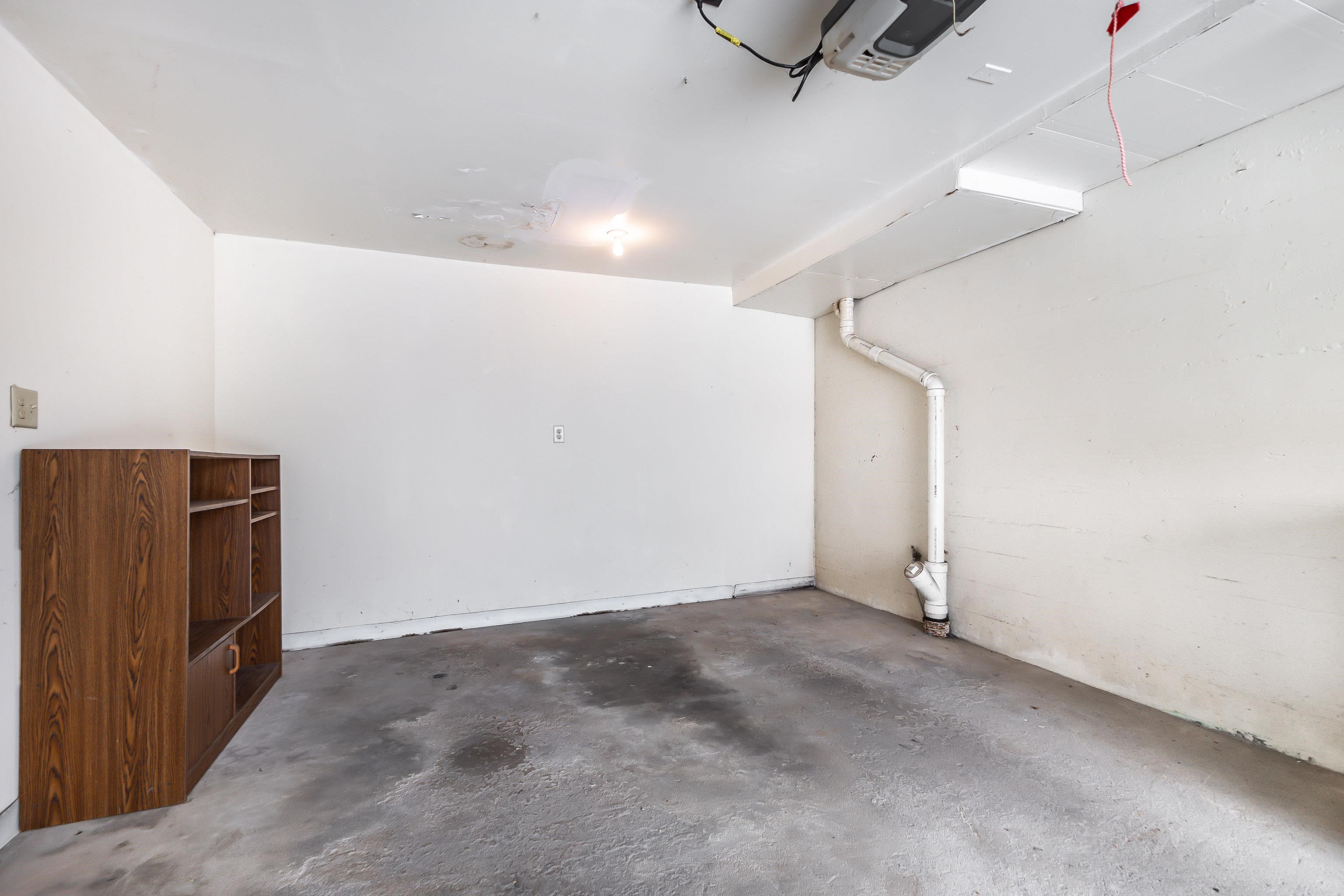 319 East Catlin Street Elizabeth, IL 61028 - Photo 22 of 26 a view of an empty room