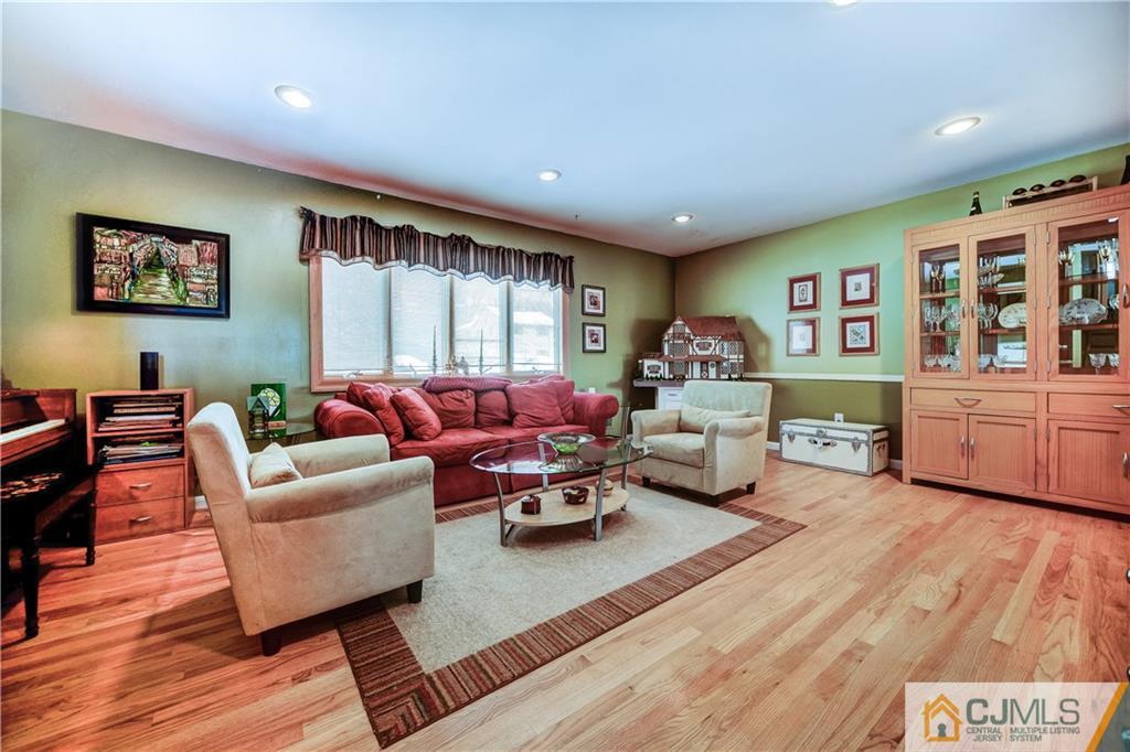 43 Winton Road East Brunswick, NJ 08816 - Photo 12 of 25 Gallery Image 12