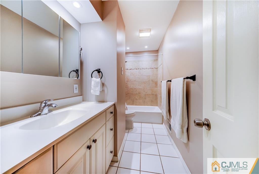 43 Winton Road East Brunswick, NJ 08816 - Photo 20 of 25 Gallery Image 20
