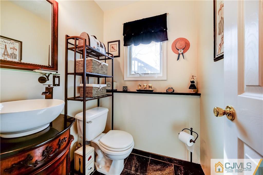 43 Winton Road East Brunswick, NJ 08816 - Photo 9 of 25 Gallery Image 9