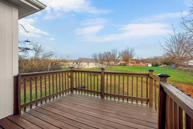 $374,900 | 929 Sutherland Drive, Louisburg, KS 66053