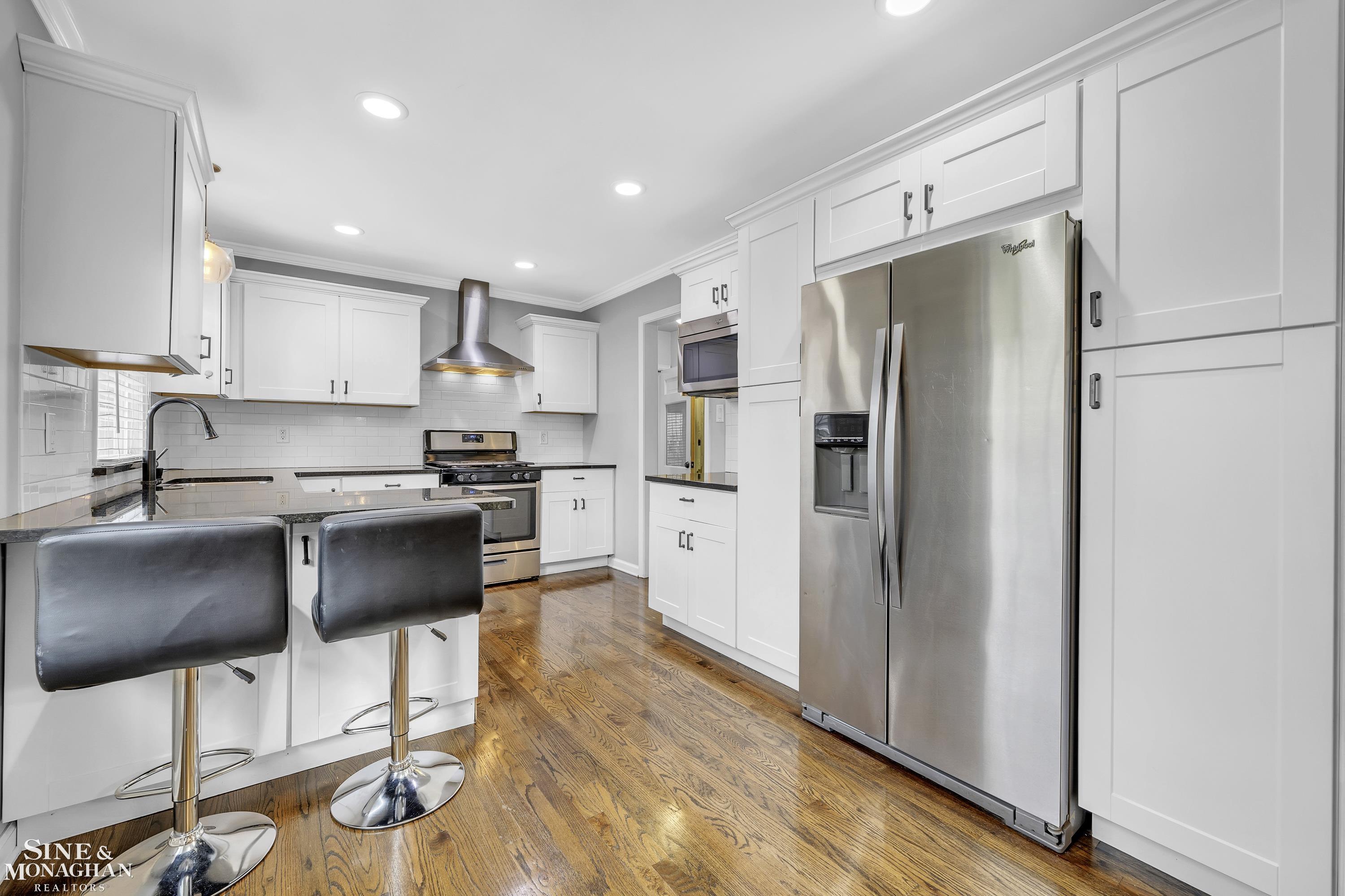 1201 Fairholme Road Grosse Pointe Woods, MI 48236 - Photo 13 of 42