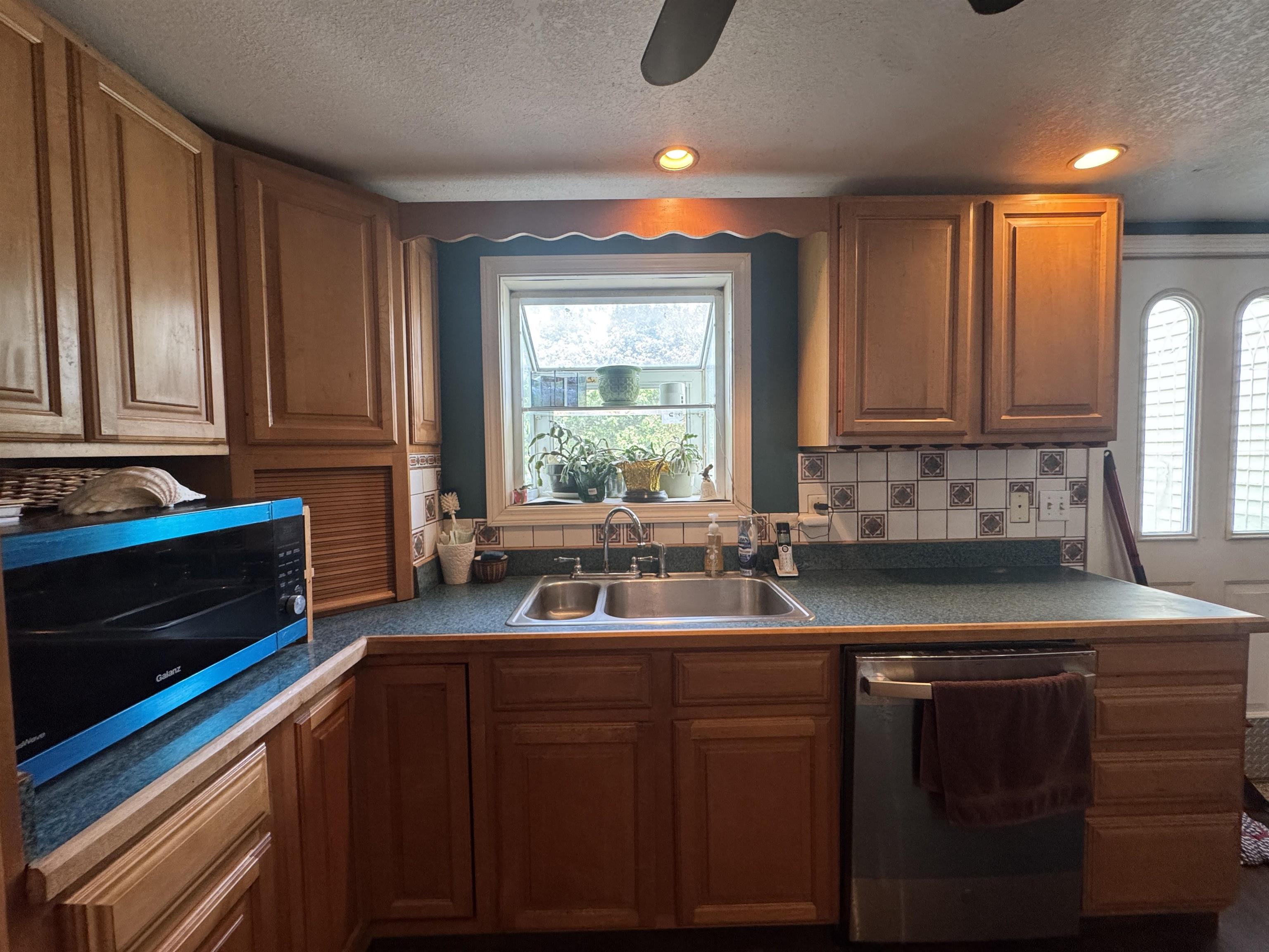 11 Mountain View Road Stratford, NH 03590 - Photo 5 of 40
