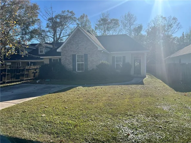 $1,600 | 2303 Bluebird Street, Slidell, LA 70460