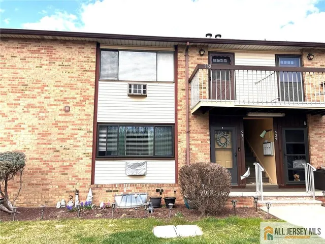 $2,550 | 532 Cricket Lane, Woodbridge, NJ 07095