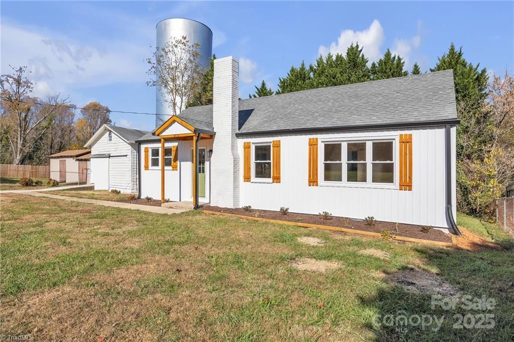 218 Cedarbrook Road Jonesville, NC 28642 - Photo 3 of 9 Gallery Image 3
