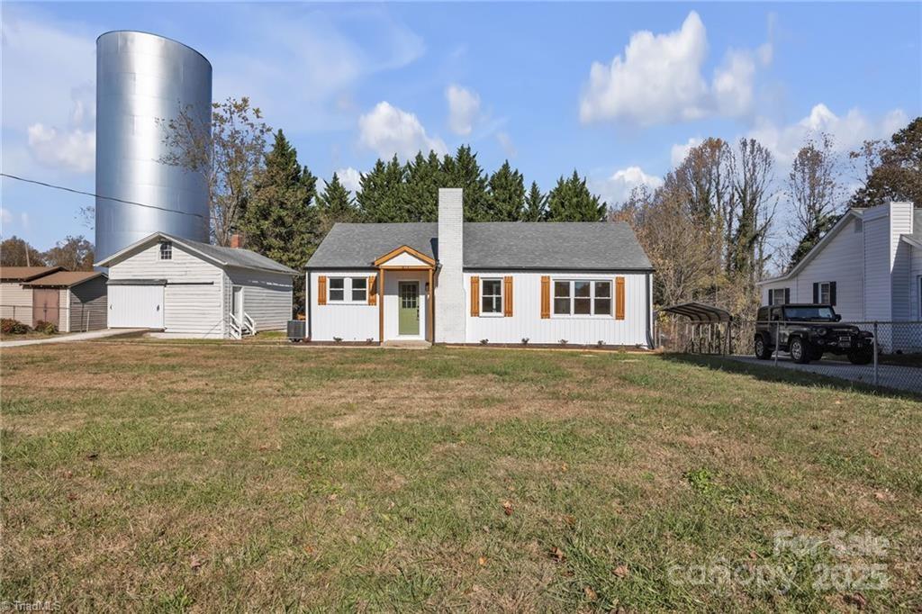 218 Cedarbrook Road Jonesville, NC 28642 - Photo 5 of 9 Gallery Image 5