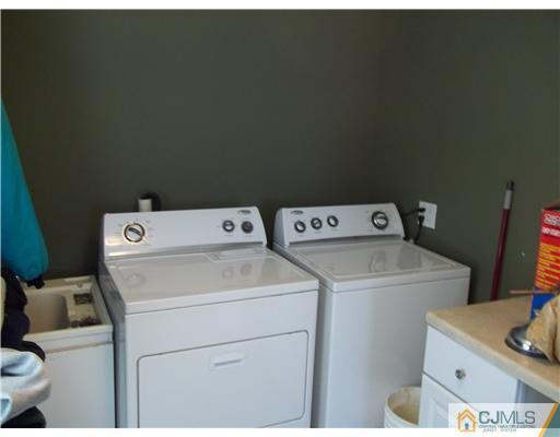 19 Canal Street Raritan, NJ 08869 - Photo 10 of 25