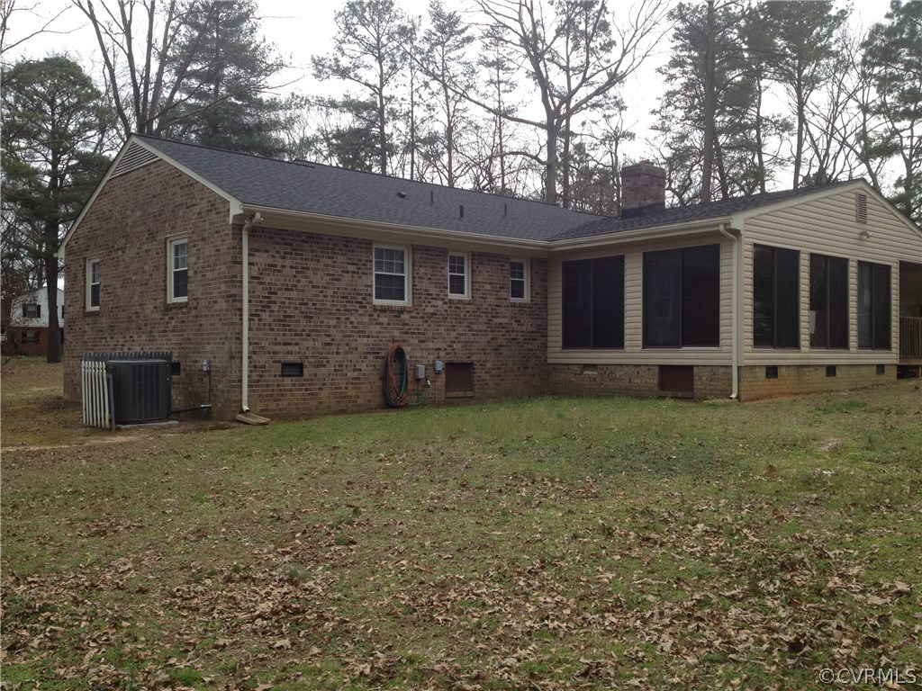 7750 Varann Road Henrico, VA 23231 - Photo 9 of 10 a front view of a house with garden