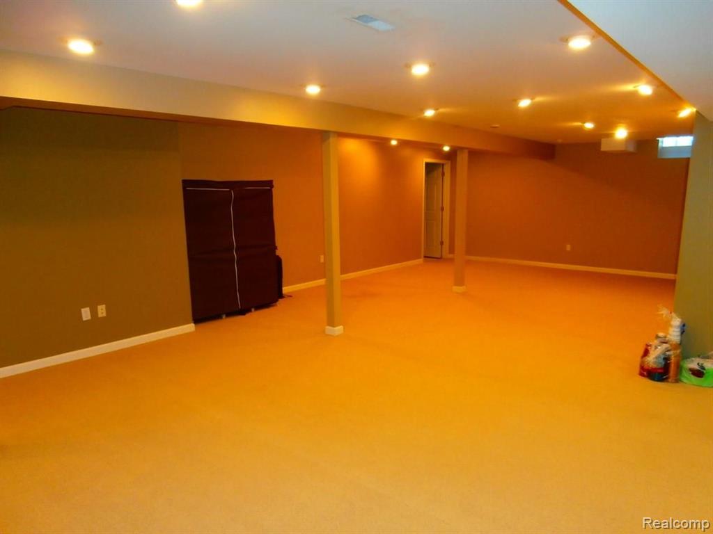 37642 Eight Mile Road Farmington Hills, MI 48167 - Photo 14 of 25