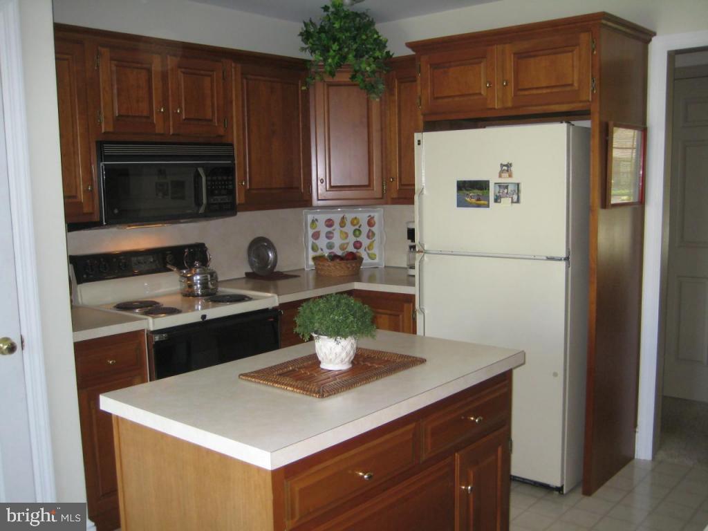 320 Koser Road Lititz, PA 17543 - Photo 4 of 9