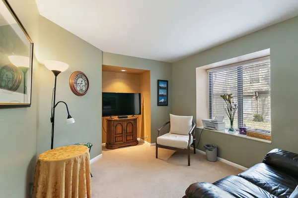 $388,000 | 723 Golf Lane, Unit 944, Lake Barrington, IL 60010