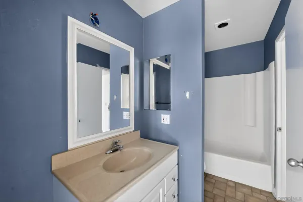 $330,000 | 6924 Hyde Park Drive, Unit 319, San Diego, CA 92119