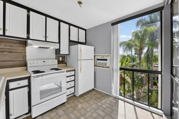 $330,000 | 6924 Hyde Park Drive, Unit 319, San Diego, CA 92119