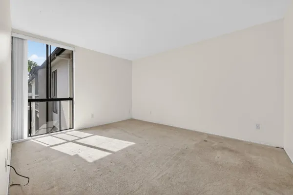 $330,000 | 6924 Hyde Park Drive, Unit 319, San Diego, CA 92119