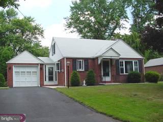 2052 Oak Road Hatfield, PA 19440 - Photo 1 of 6 Gallery Image 1