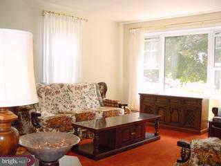 2052 Oak Road Hatfield, PA 19440 - Photo 3 of 6 Gallery Image 3