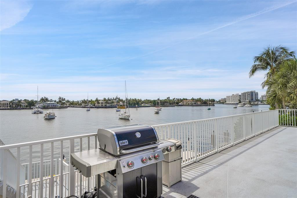 95 North Birch Road, Unit 301 Fort Lauderdale, FL 33304 - Photo 50 of 54 ON DECK COOKOUT AREA