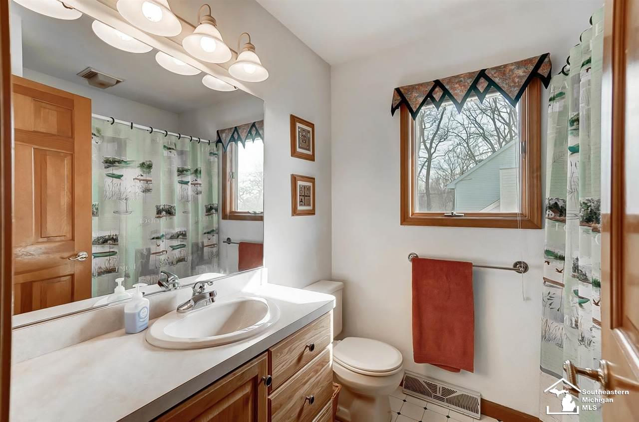 2429 Sandpiper Road Lambertville, MI 48144 - Photo 40 of 51 50071210-39.JPG