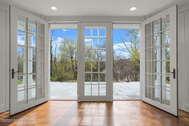 16 Round Hill Road Greenwich, CT 06831 - Photo 12 of 42 16 Round Hill Room