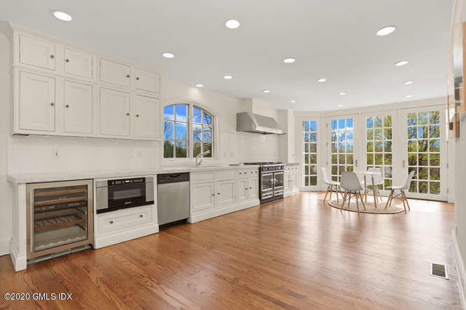 16 Round Hill Road Greenwich, CT 06831 - Photo 13 of 42 16 Round Hill Rd