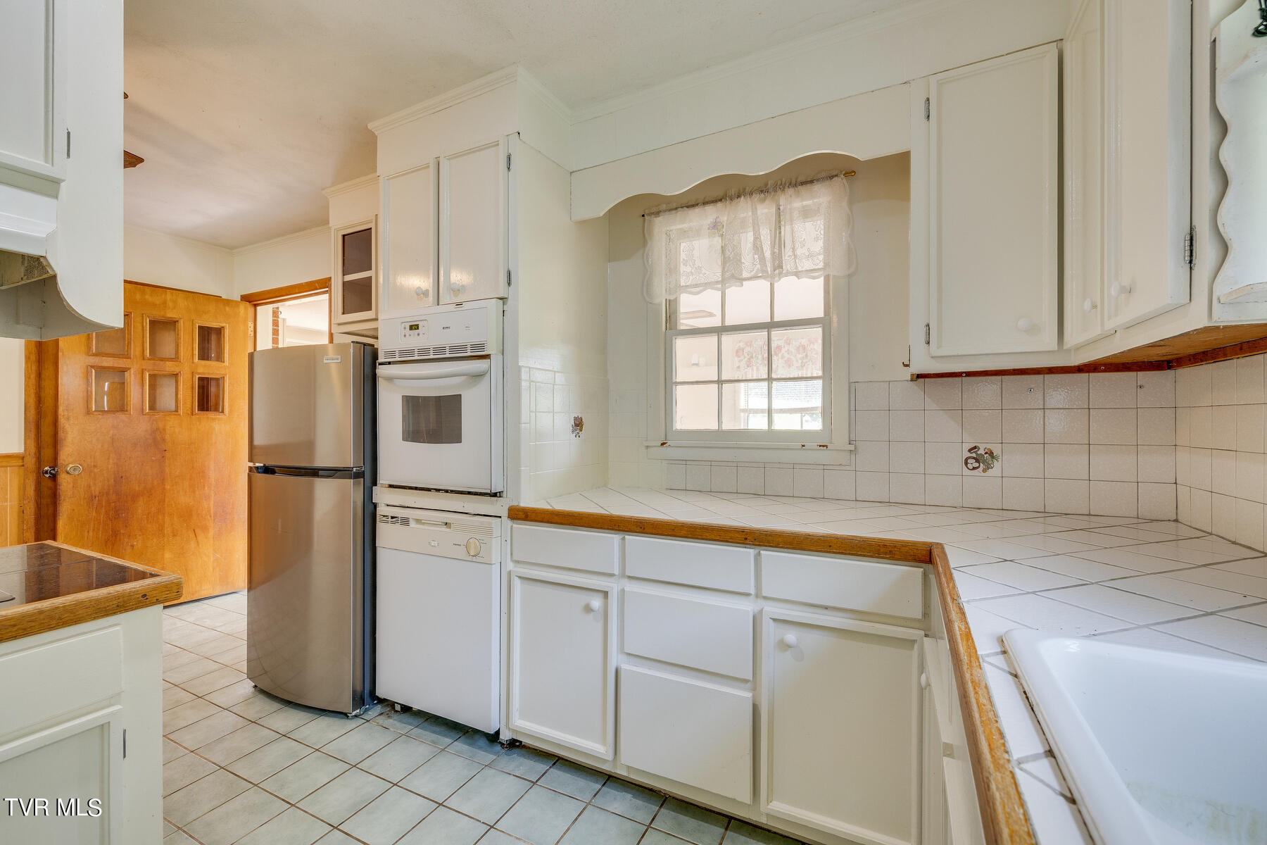 6130 Baileyton Road Greeneville, TN 37745 - Photo 11 of 42 013