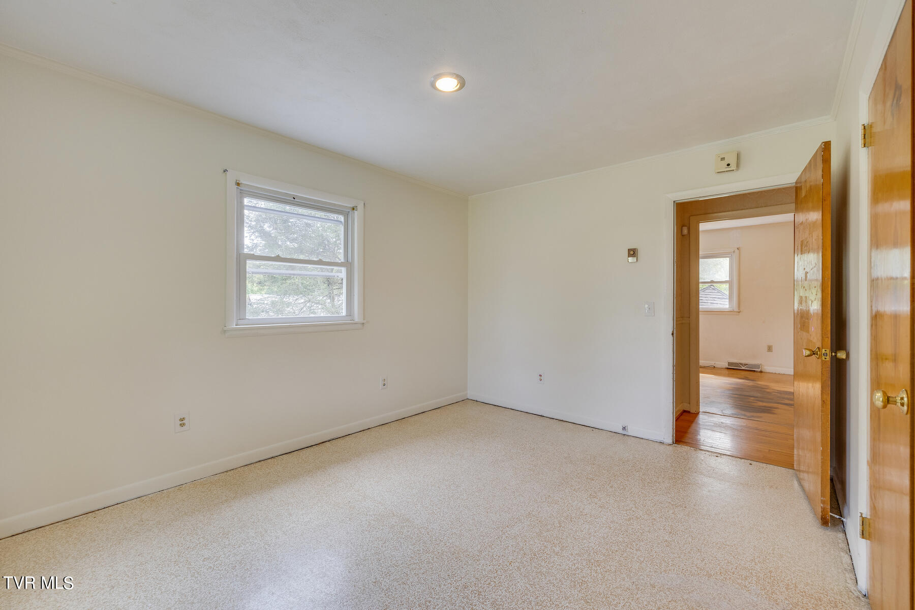 6130 Baileyton Road Greeneville, TN 37745 - Photo 17 of 42 019