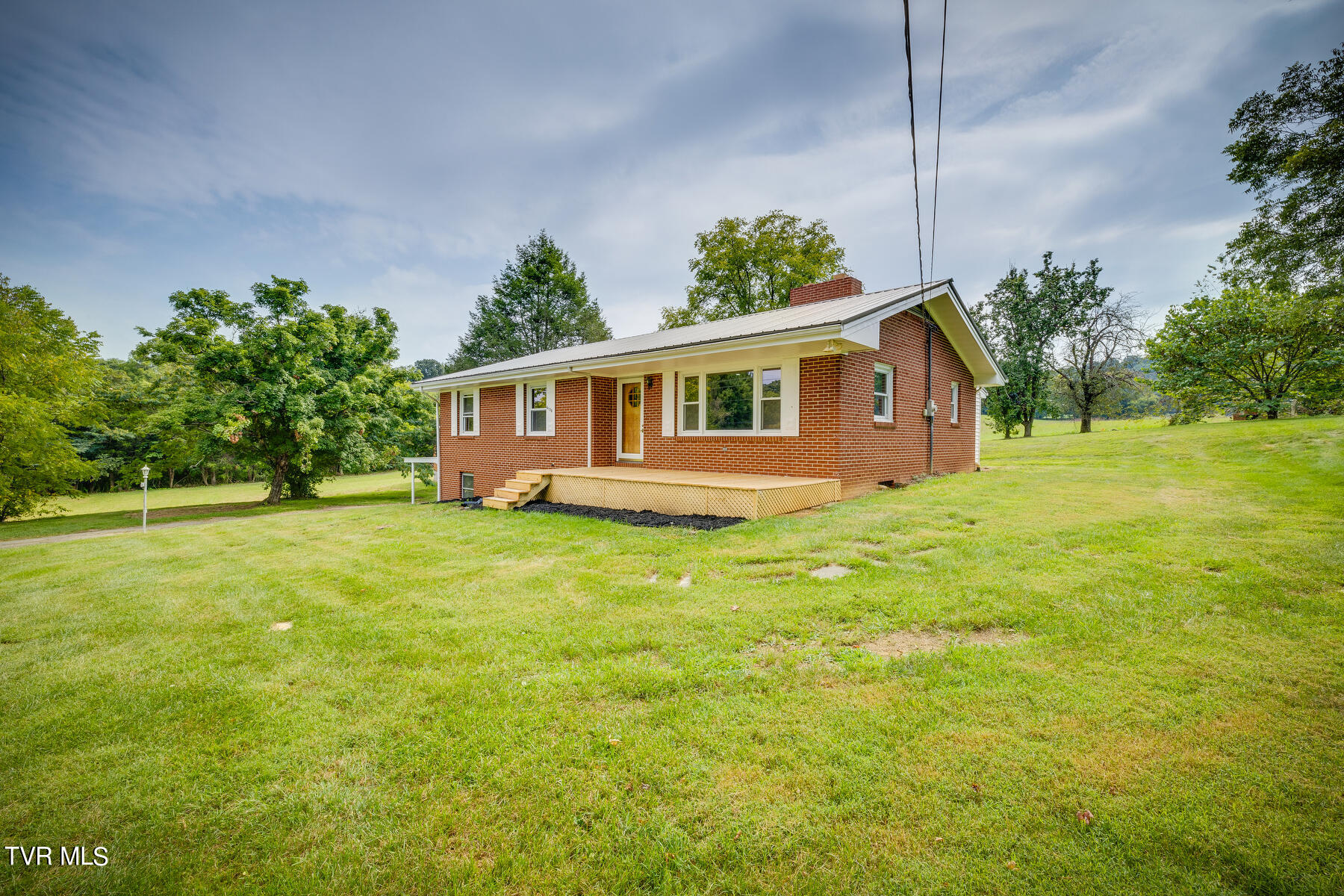 6130 Baileyton Road Greeneville, TN 37745 - Photo 2 of 42 003