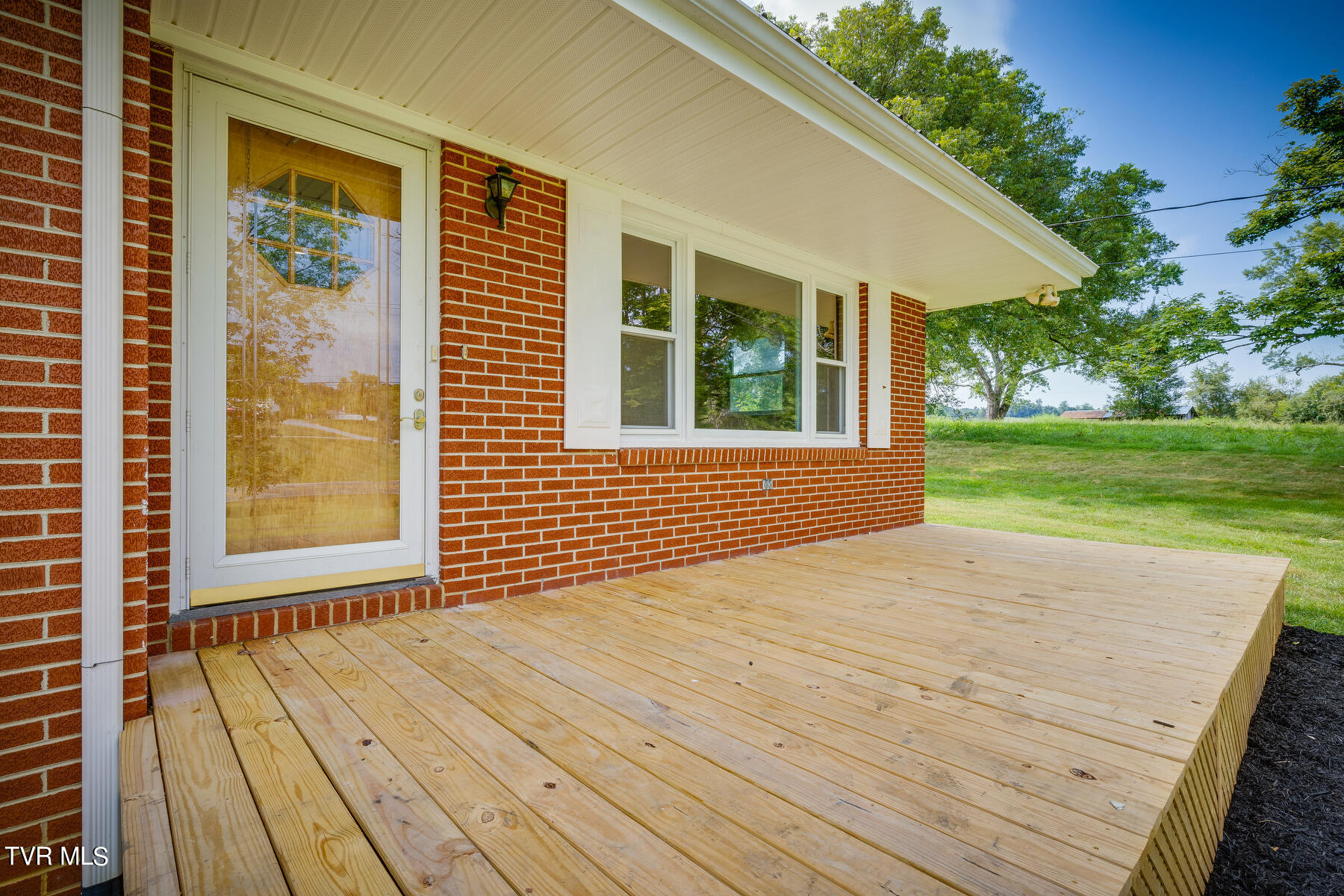 6130 Baileyton Road Greeneville, TN 37745 - Photo 3 of 42 004