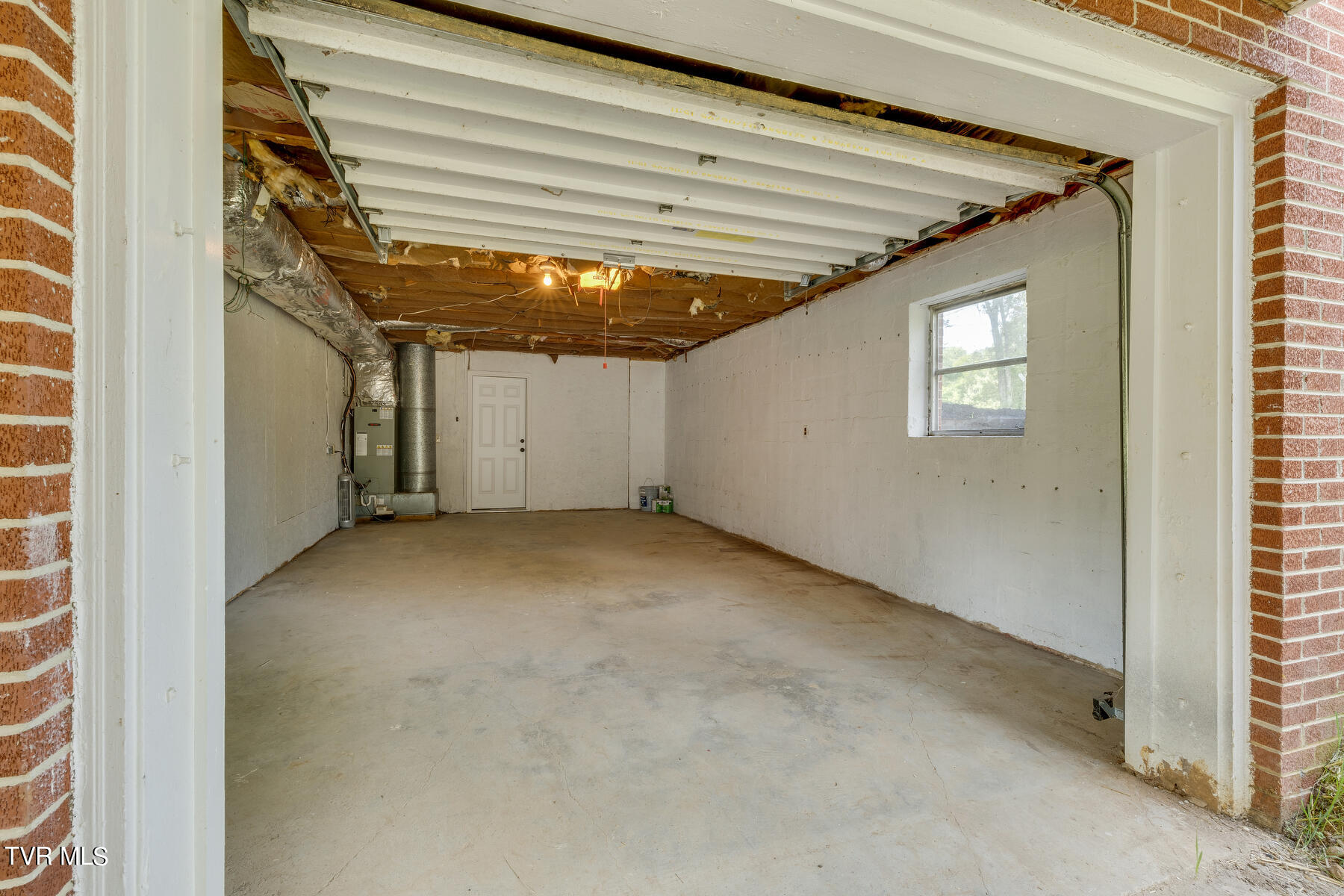 6130 Baileyton Road Greeneville, TN 37745 - Photo 32 of 42 036