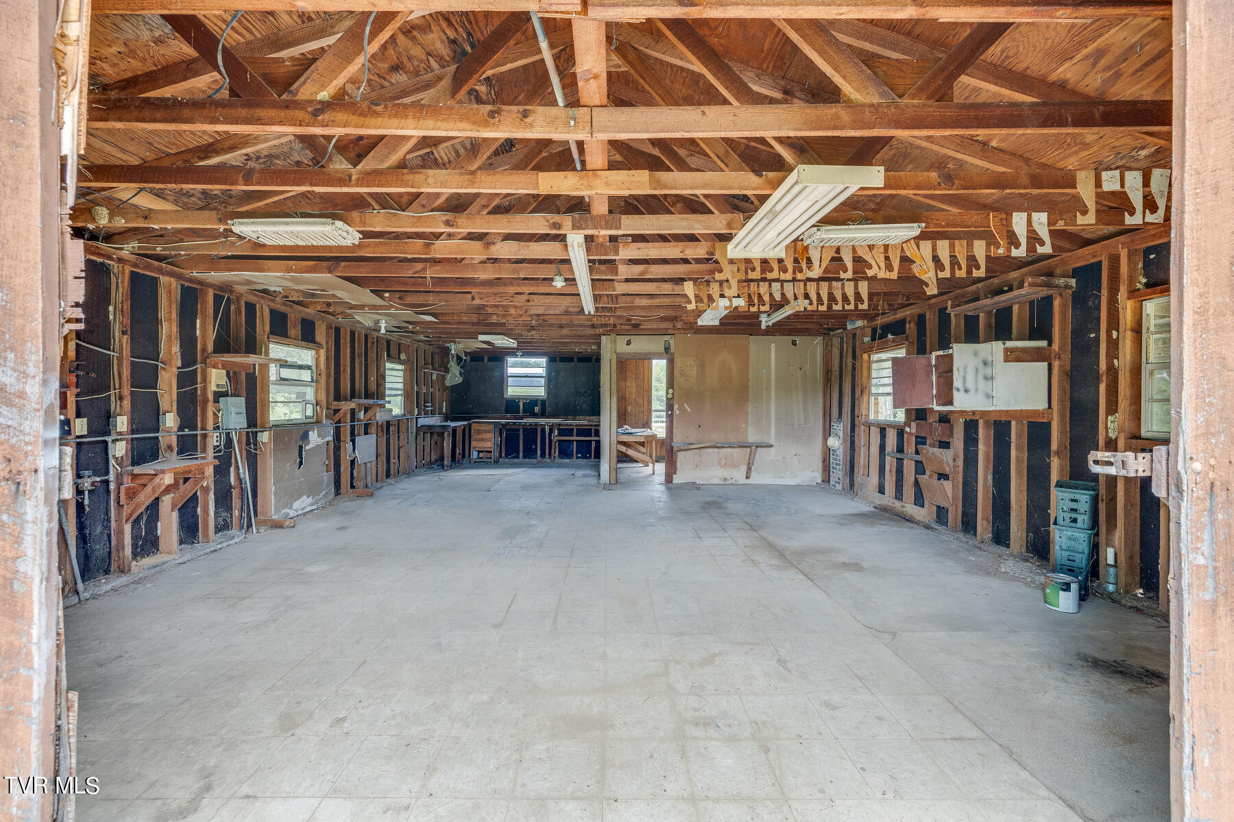 6130 Baileyton Road Greeneville, TN 37745 - Photo 37 of 42 042