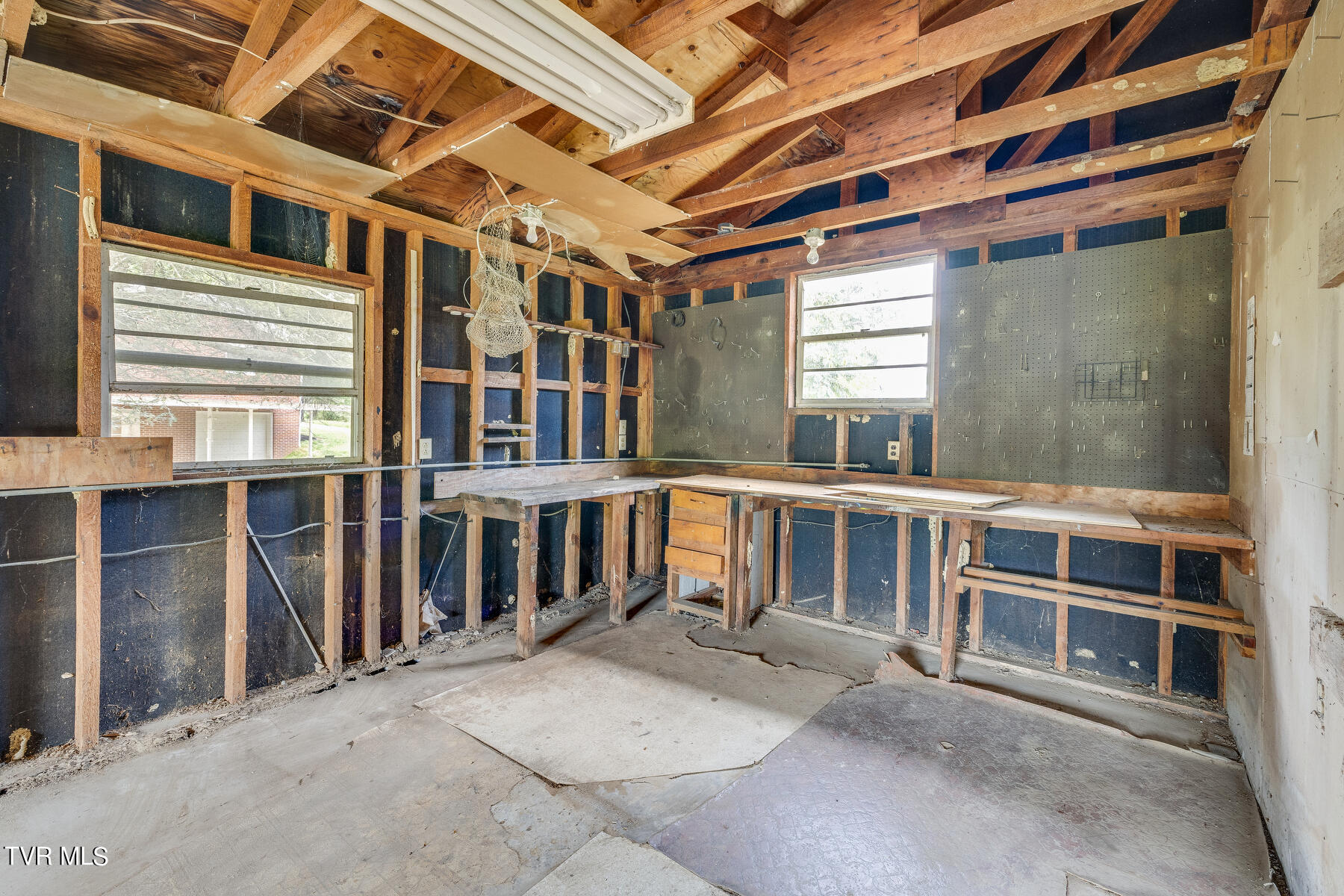 6130 Baileyton Road Greeneville, TN 37745 - Photo 39 of 42 044