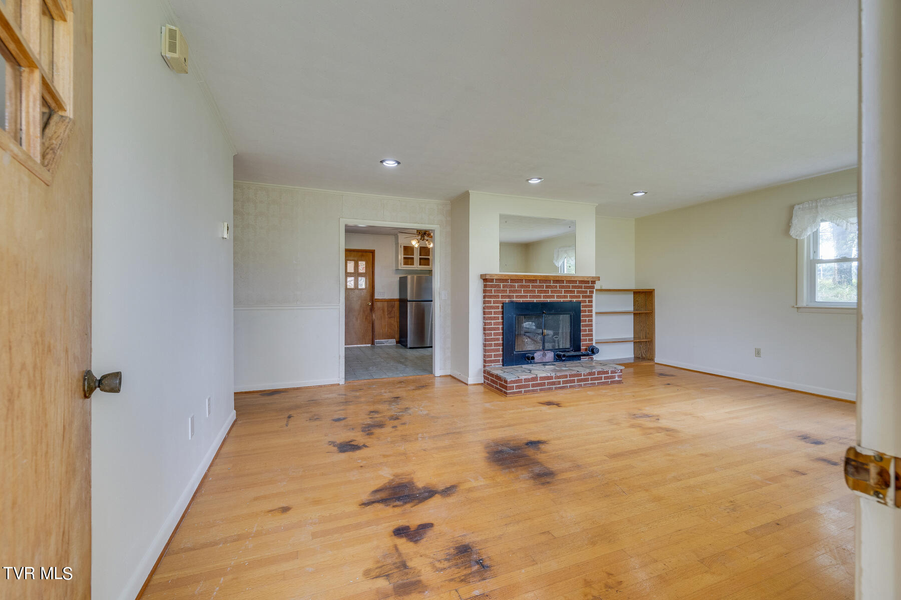 6130 Baileyton Road Greeneville, TN 37745 - Photo 4 of 42 005