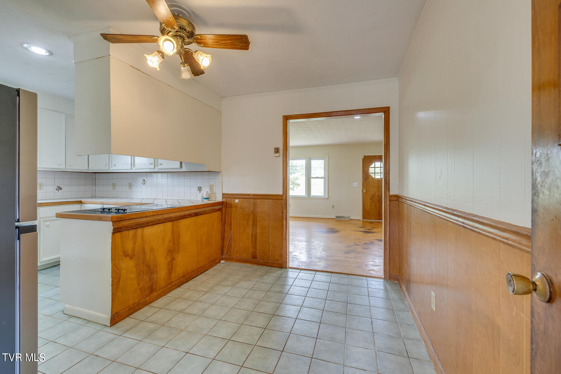 6130 Baileyton Road Greeneville, TN 37745 - Photo 8 of 42 010