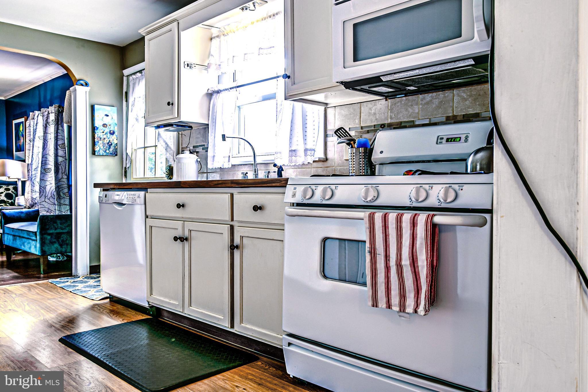 174 Franklyn Road Ewing, NJ 08628 - Photo 9 of 26 Kitchen-Builit In Stove & Microwave