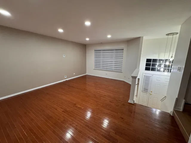 $2,300 | 2712 Woodmere Drive, Darien, IL 60561