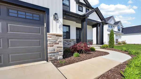 $668,000 | 5104 Finlen Lane, Bloomington, IL 61705