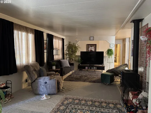 $76,000 | 3955 South Stage Road, Unit 6, Medford, OR 97501
