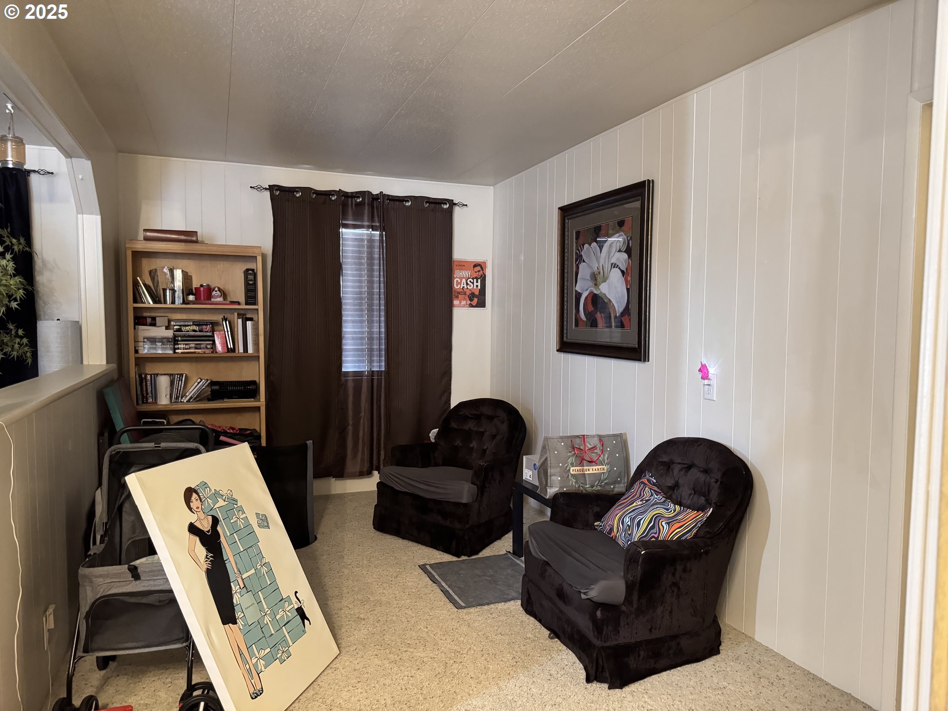 3955 South Stage Road, Unit 6 Medford, OR 97501 - Photo 5 of 21 a room with furniture and air hockey table