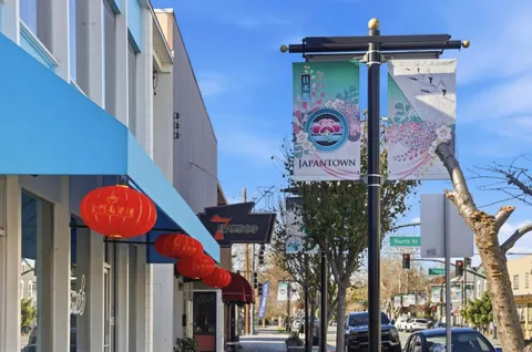 a view of a pathway of a building
