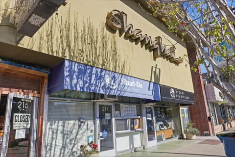 a picture of a floor plan