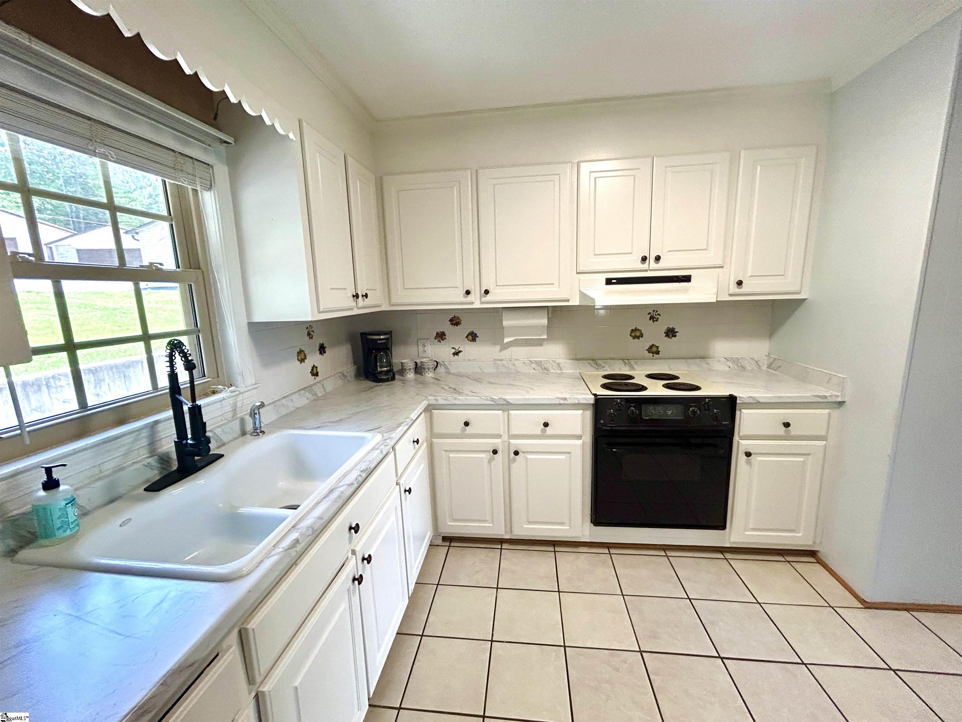 346 Wolf Creek Road Easley, SC 29640 - Photo 5 of 47