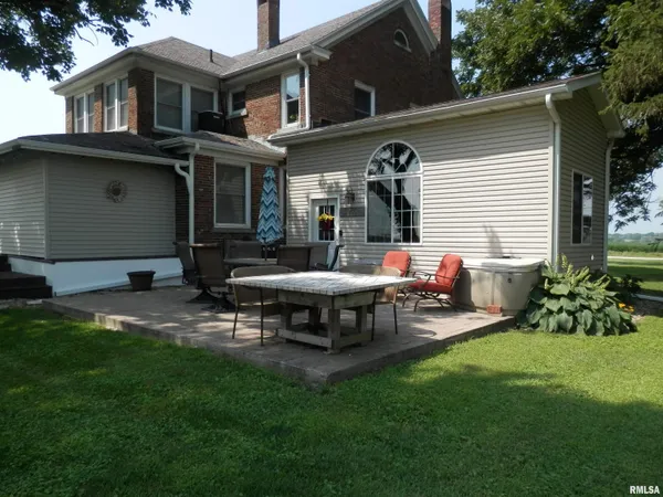 $329,900 | 369 Knox Highway 23, Abingdon, IL 61410