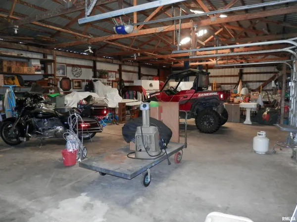 $329,900 | 369 Knox Highway 23, Abingdon, IL 61410