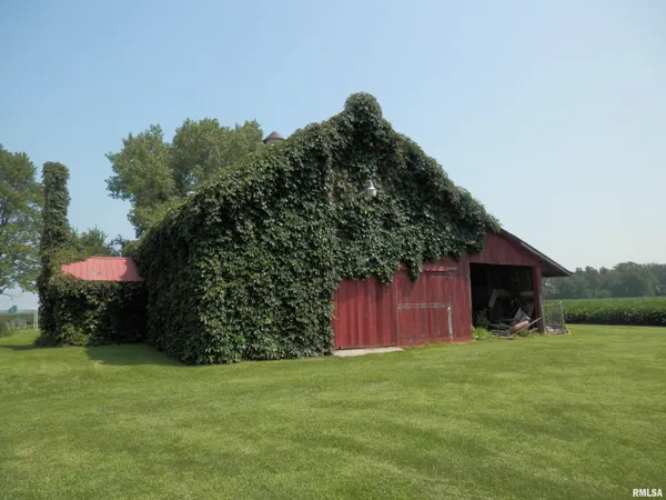 $329,900 | 369 Knox Highway 23, Abingdon, IL 61410