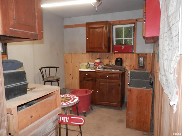 $329,900 | 369 Knox Highway 23, Abingdon, IL 61410