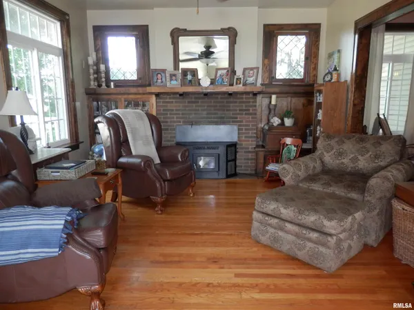 $329,900 | 369 Knox Highway 23, Abingdon, IL 61410